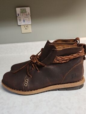 Born Temple Brown Leather Lace-Up Ankle Boots womens 10 nwot number 3495